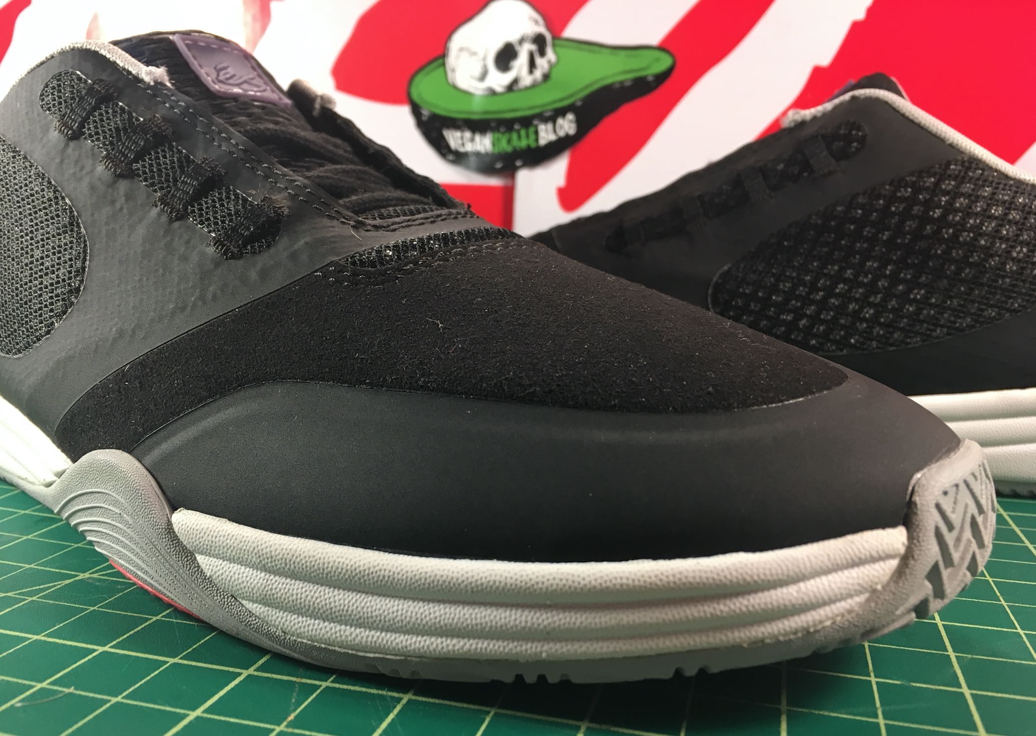 éS Sesla Vegan Skateboard Shoe Synthetic-suede, no animals harmed, animal friendly, vegan vegetarian faux-suede, micro-suede